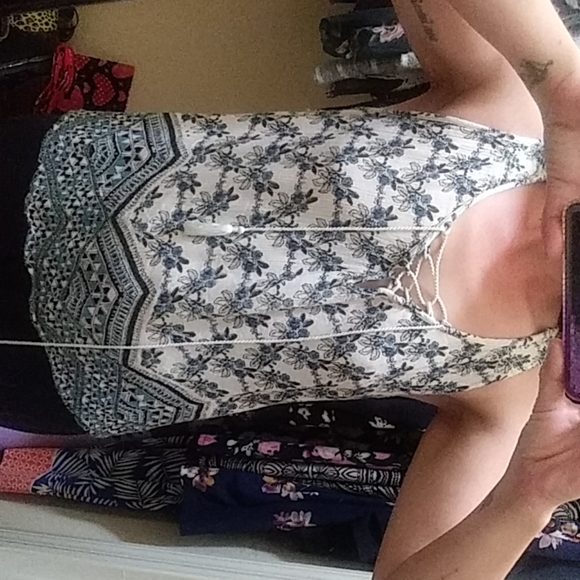 Boho tank. Drawstring criss cross chest - Picture 1 of 4